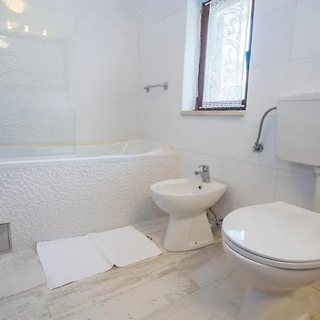 House Lanima * Porec